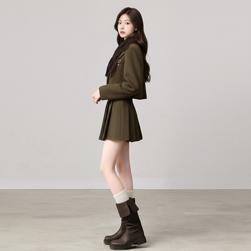 实拍法式气质小香风围巾秋冬加厚毛呢西装领外套百褶裙小个子套装,淘宝优惠券,粉丝福利购,淘宝优惠卷