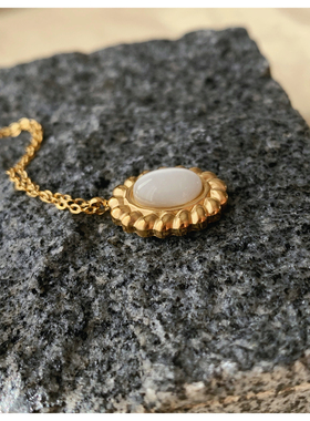 轻奢宫廷风猫眼石麻花边锁骨项链