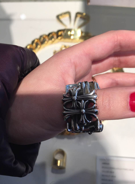 独家饰品方形十字架戒指