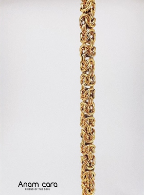 即酷又妩媚的通勤西装搭配手饰