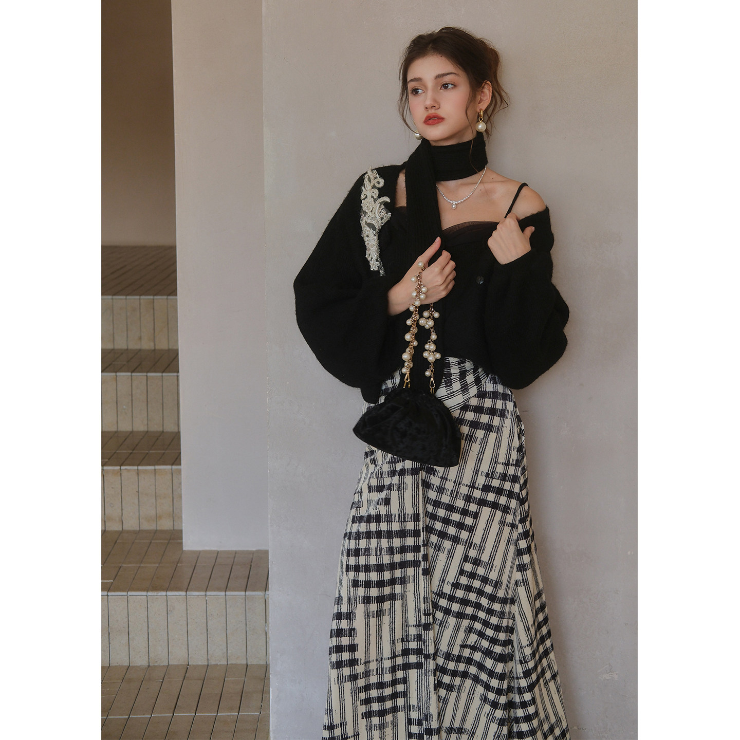 彼得潘大叔《扎哈曲线》刺绣贴花开衫立体花吊带丝绒系带半裙套装,淘宝优惠券,粉丝福利购,淘宝优惠卷