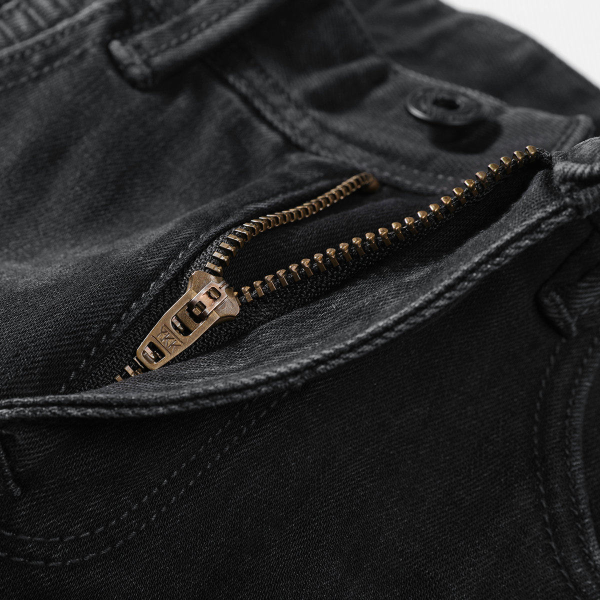 马克华菲黑色2020秋季新款潮牛仔裤 马克华菲康成牛仔裤