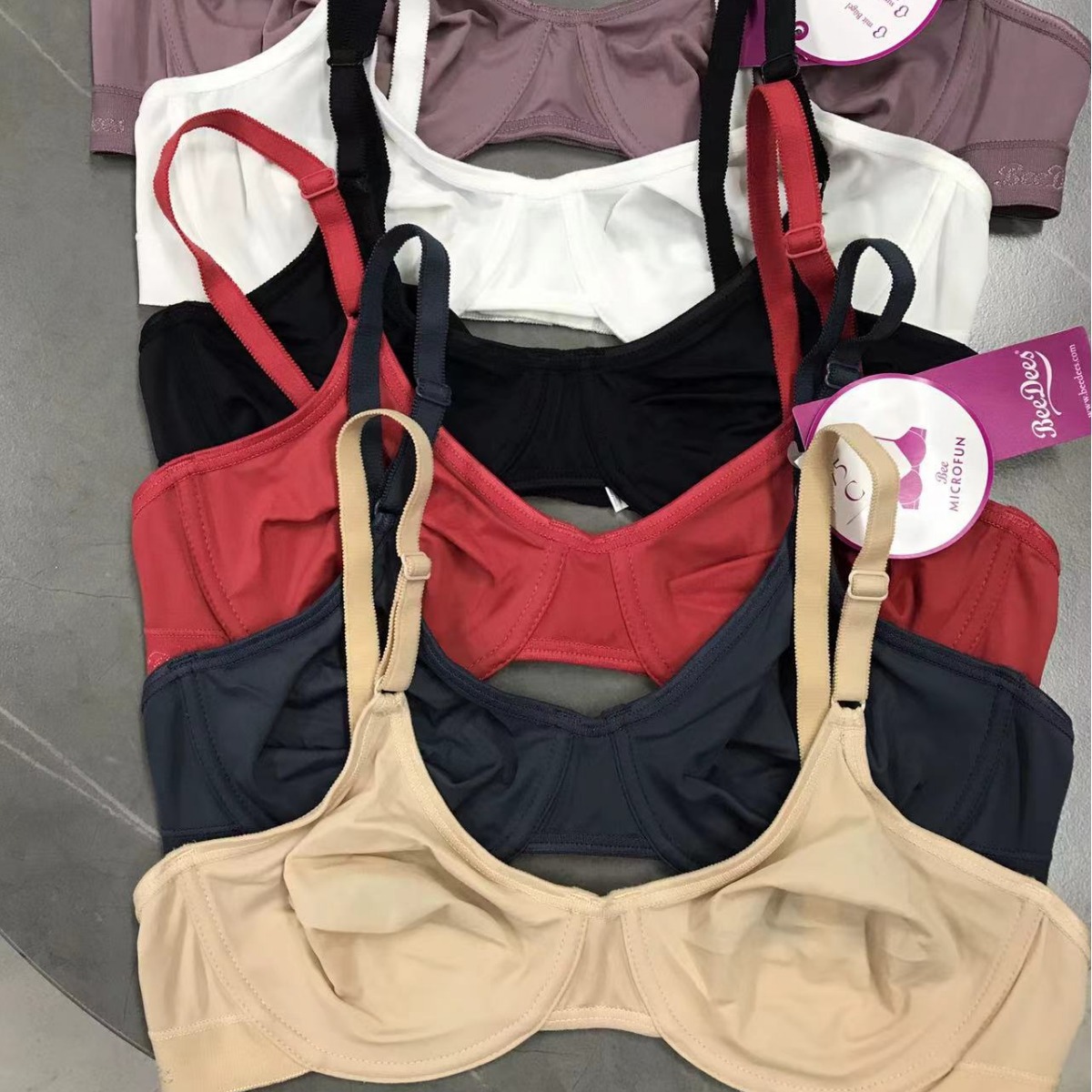 欧美超薄全罩杯光面无痕文胸大胸显小(75BCD 80BCD 85BCD 90BCD) - 图0