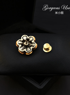 精致复古六瓣花胸针花朵高档外套