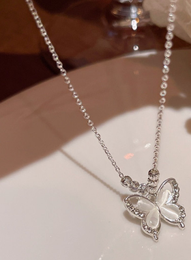 高级百搭洋气冷淡风冰透猫眼石蝴蝶项链精致高颜值配裙子锁骨链女