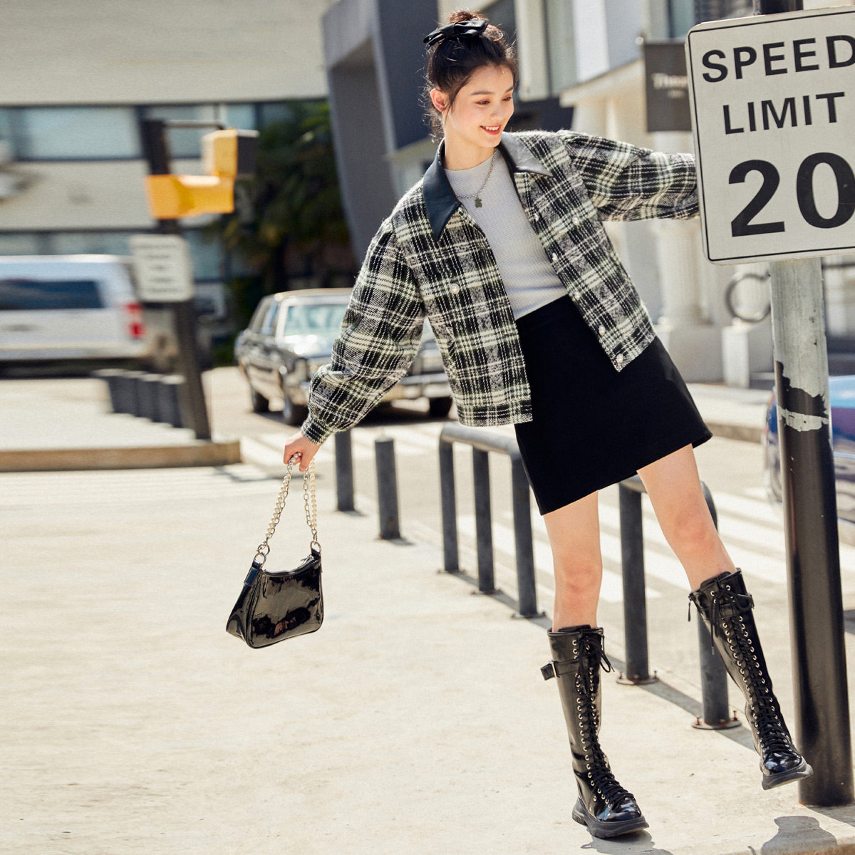 太平鸟拼接pu领格纹毛呢2020短外套 太平鸟毛呢外套