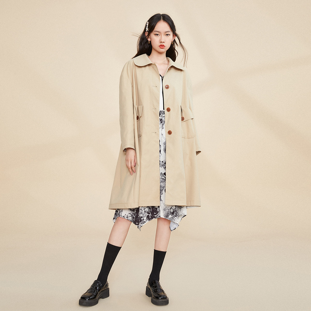 太平鸟娃娃领女中长款小个子风衣 太平鸟广仁风衣