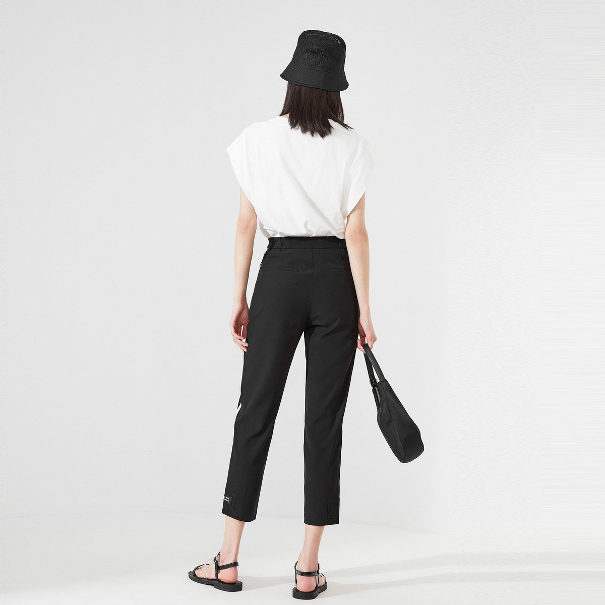 太平鸟2020夏季新款基本款休闲裤 太平鸟喜之乐休闲裤