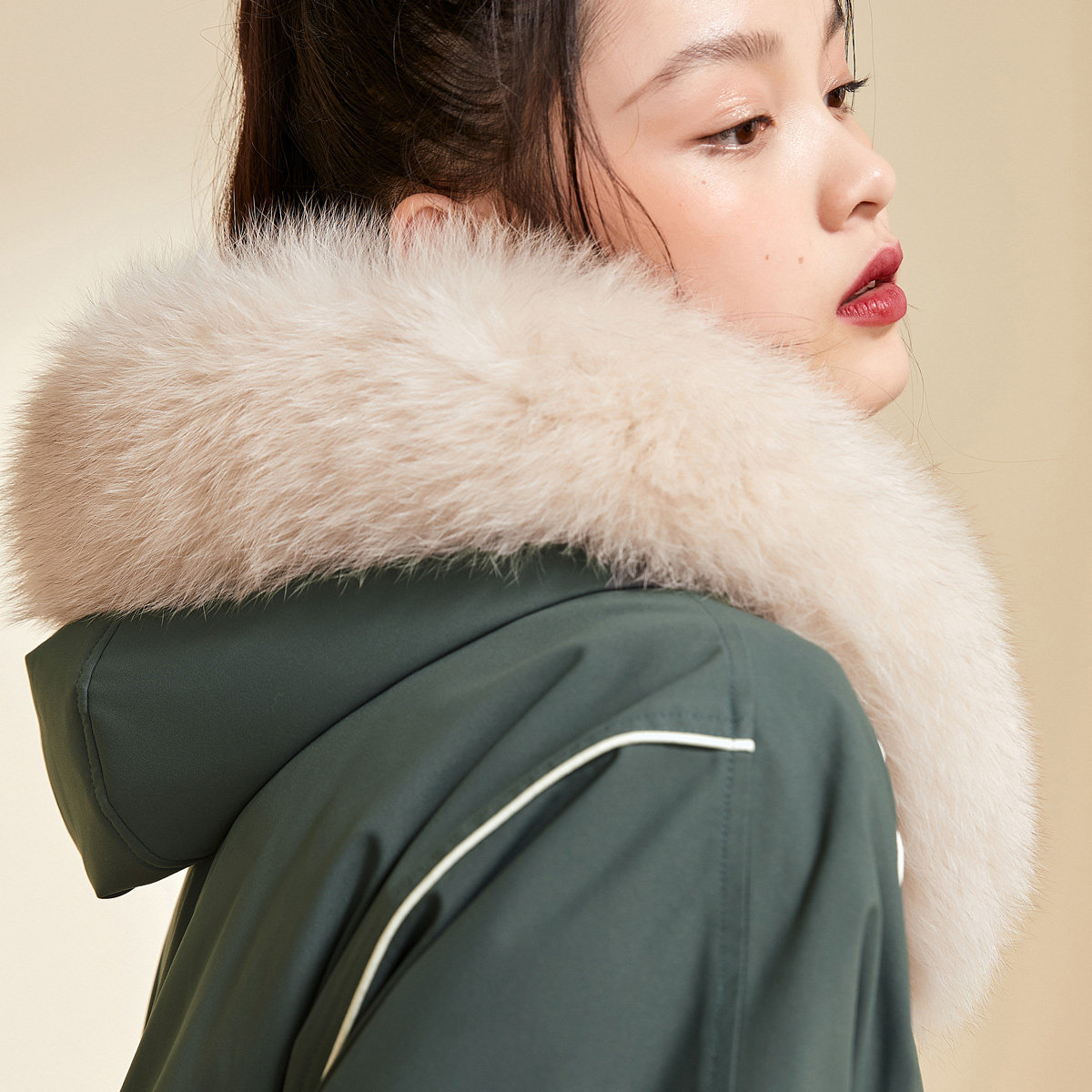 太平鸟中长款女2020新款收腰羽绒服 太平鸟喜之乐羽绒服