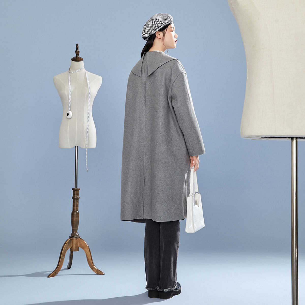 太平鸟灰色大翻领双面宽松呢大衣 太平鸟喜之乐毛呢外套