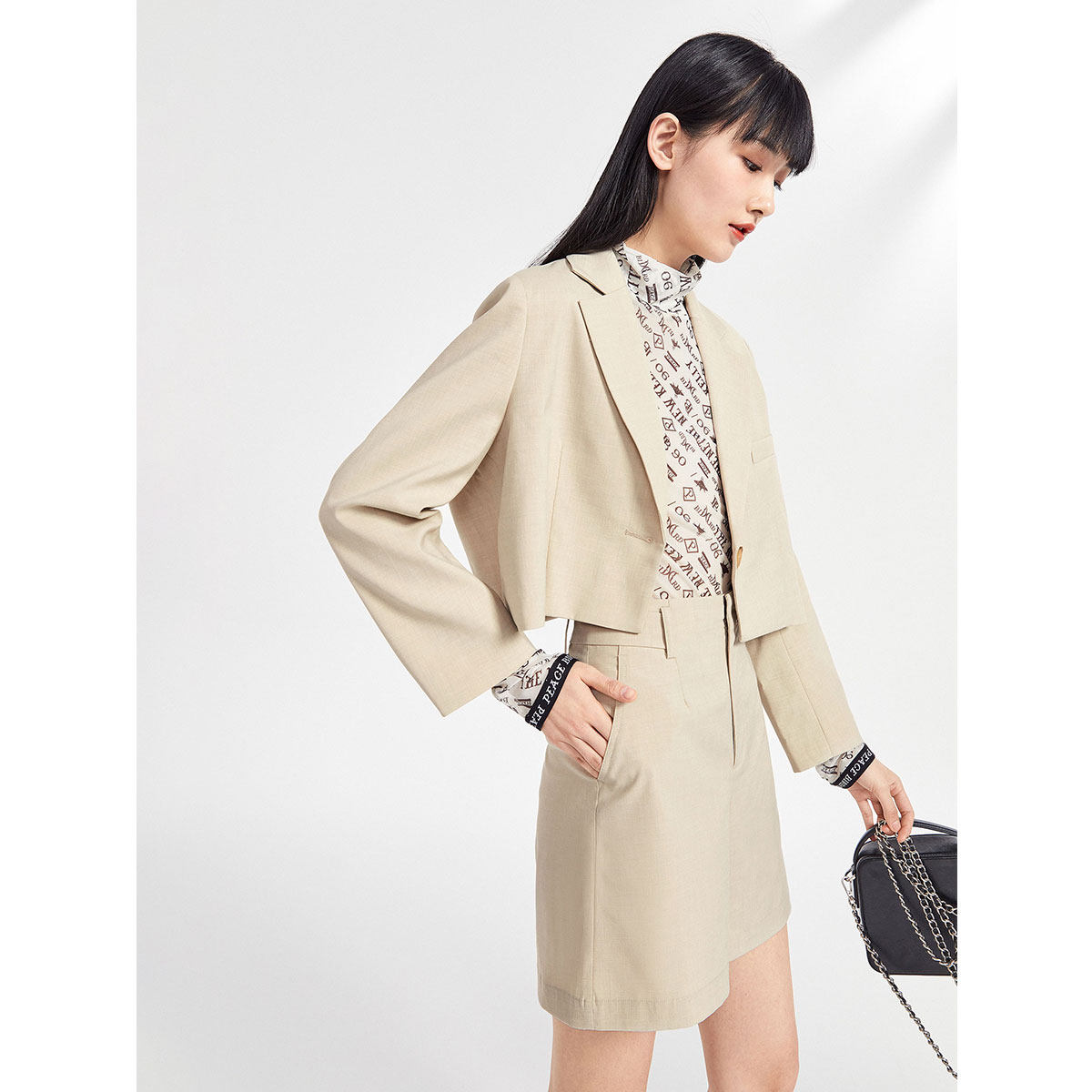 太平鸟斯文2020春季新款纯色短裤 太平鸟喜之乐休闲裤