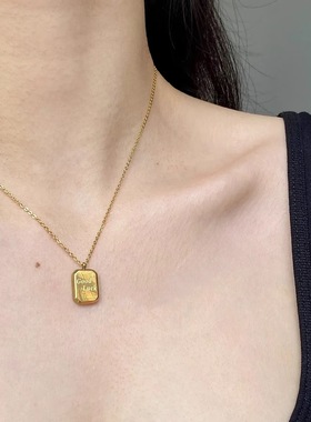 钛钢项链 GOOD LUCK幸运小金牌项链女气质大方简约小方牌锁骨链