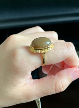 毛毛的翠//M 13653/和田玉18k精镶糖玉大蛋面戒指一枚/2800