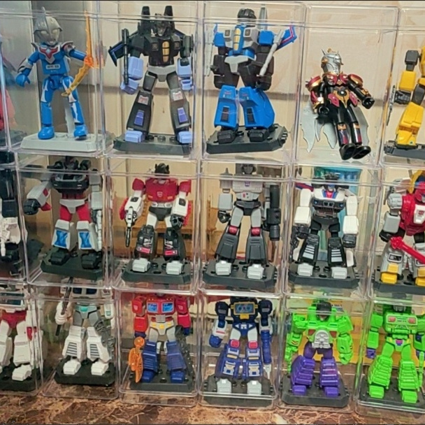 Storage box toy Brook figure storage box dust-proof transparent building block man Brook Ultraman display box