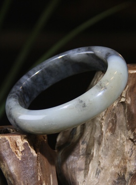 新疆和田玉天然三色水墨青花手镯