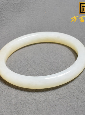 糖白玉内径59mm时尚玉手镯