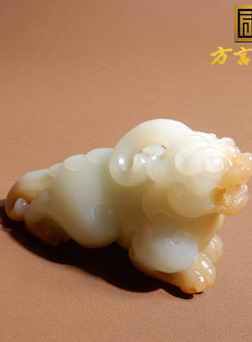 新疆和田玉且末糖老料貔貅手把件