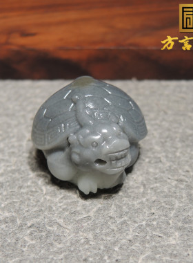 放漏方言和田玉珍品收藏油润细腻黑白分明青花籽龙龟吊坠挂件h3