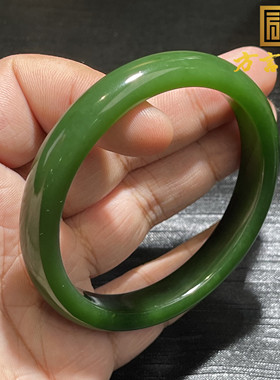 重磅方言和田玉收藏级俄碧老坑带红皮油细润菠菜绿内径60MM手镯S