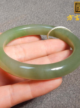 震惊方言和田玉青海老坑料冰底温润细腻晴水色带翠色卡56mm手镯s2