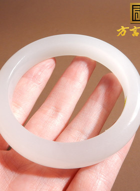 新疆且末羊脂白玉55mm正装手镯