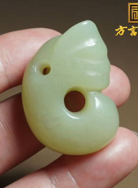 惊呆了方言和田玉新疆且末料细腻青黄口料红山文化玉猪龙吊坠X3