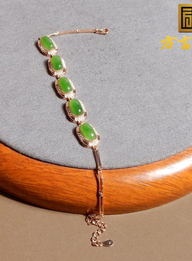 美美哒俄罗斯果绿碧玉手串