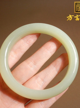 新疆且末蜂蜜水糖白玉57mm手镯