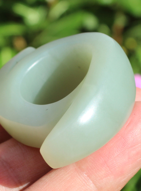 青白玉红皮籽料23mm戒指扳指