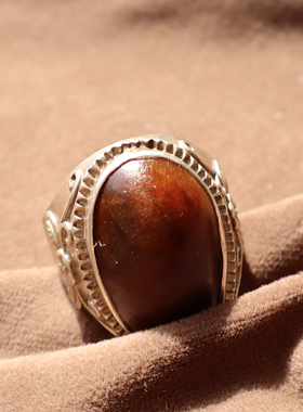 新疆红沁籽料独子银镶嵌19MM戒指