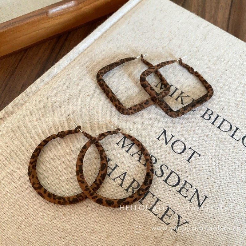 秋冬复古豹纹圆圈耳环女2025新款爆款时髦夸张耳圈高级感气质耳饰,淘宝优惠券,粉丝福利购,淘宝优惠卷