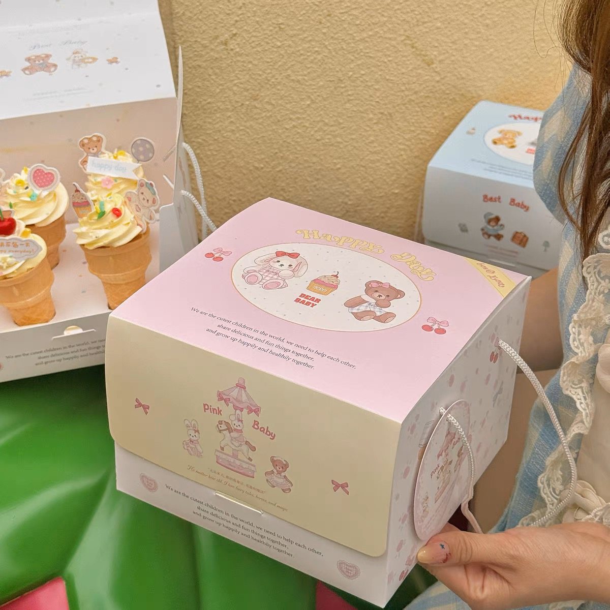 抱抱酱网红同款可爱三色圣诞节甜筒蛋糕四粒装蛋糕盒儿童节甜品盒,淘宝优惠券,粉丝福利购,淘宝优惠卷