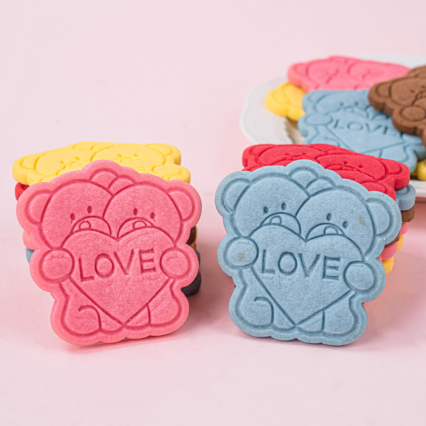 网红情人节抱爱心LOVE小熊蛋糕装饰饼干纸杯甜点慕斯烘焙点缀插件,淘宝优惠券,粉丝福利购,淘宝优惠卷