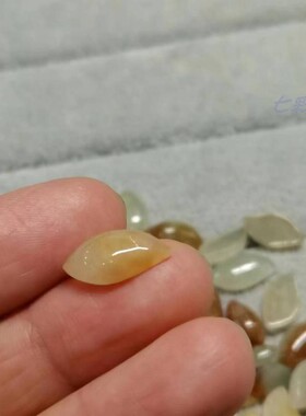天然翡翠戒面裸石红黄翡鉴定师