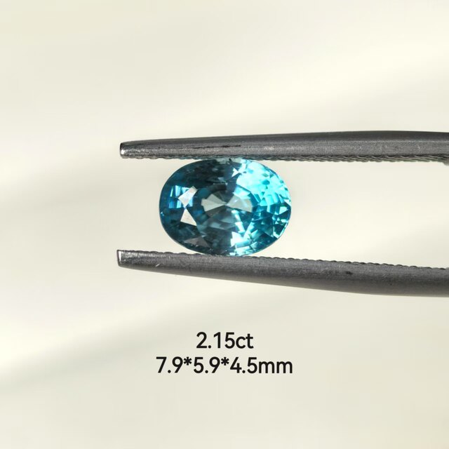 Jewelry-grade natural blue zircon hyacinth ring surface loose stone, the natural gemstone closest to diamond in comprehensive properties