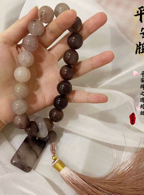 女性金丝玉佘太翠手持汉风