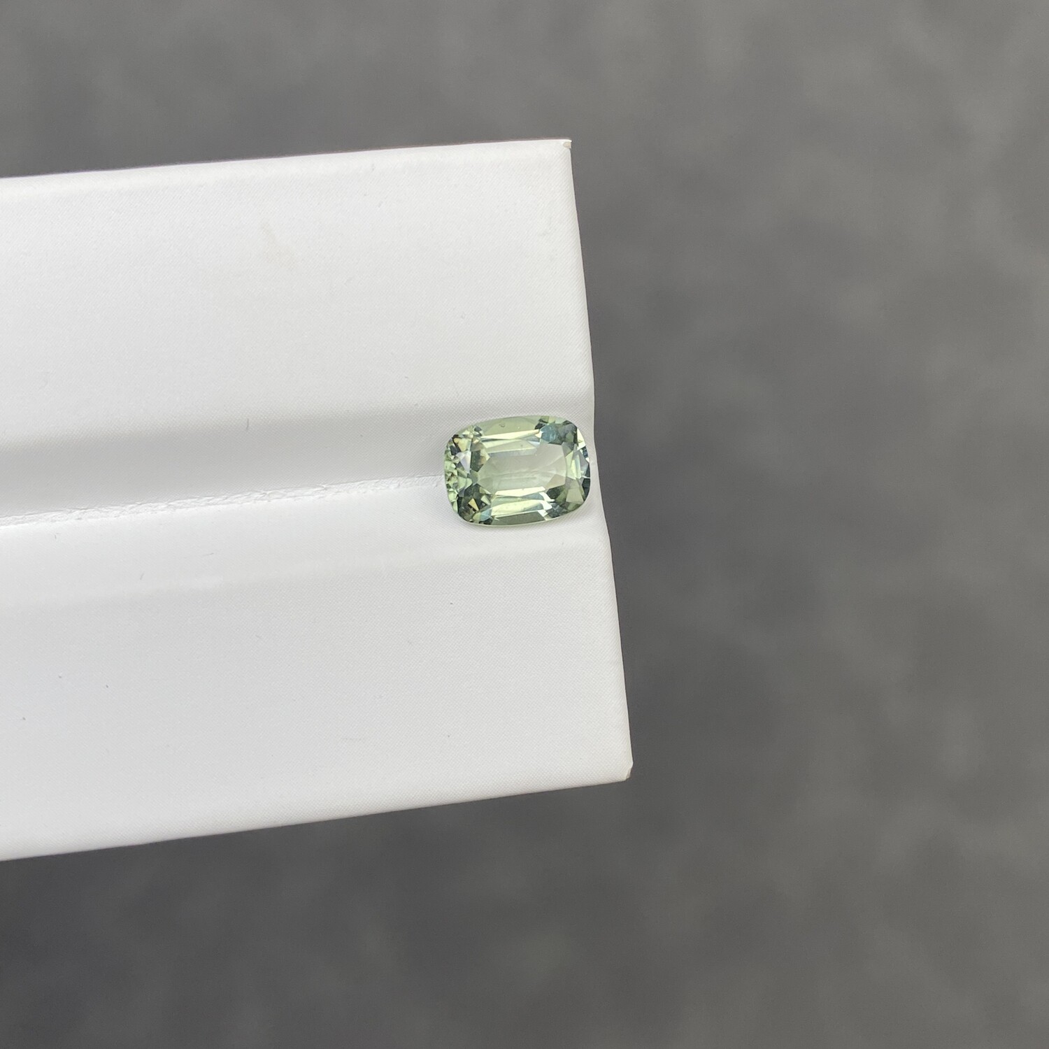 1.3 carat natural green tourmaline bare stone cushion-shaped ring with clean and transparent inlaid pendant ring jewelry with certificate for women