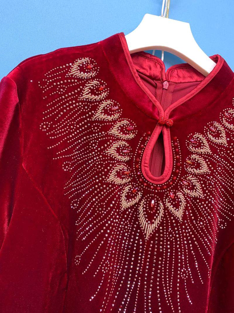 喜婆婆金丝绒连衣裙秋冬新款手工钉珠显瘦旗袍裙丈母娘婚礼宴会服