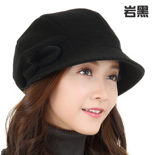 Black flip-brimmed hat for women in fall and winter, versatile fashionable flower-decorated warm ear protection hat