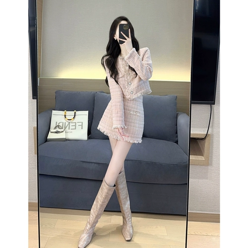 Демисезонный модный комплект, в стиле Шанель, изысканный стиль, яркий броский стиль