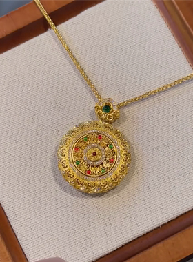 錾刻镂空花丝可转动罗盘毛衣链