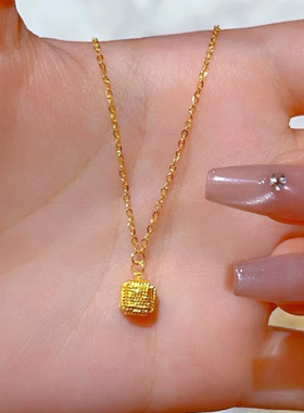 拉丝超亮闪小魔方糖项链女套链强保色黄金色高级小众小方块锁骨链