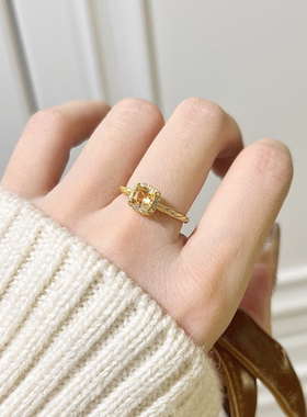 镶嵌碎钻黄水晶小方糖戒指女