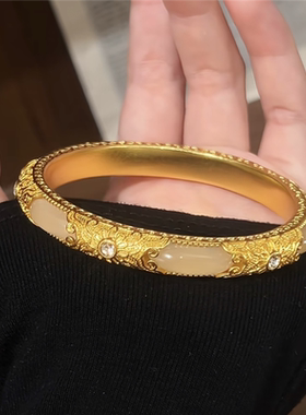 古法錾刻雕花金镶玉手镯女