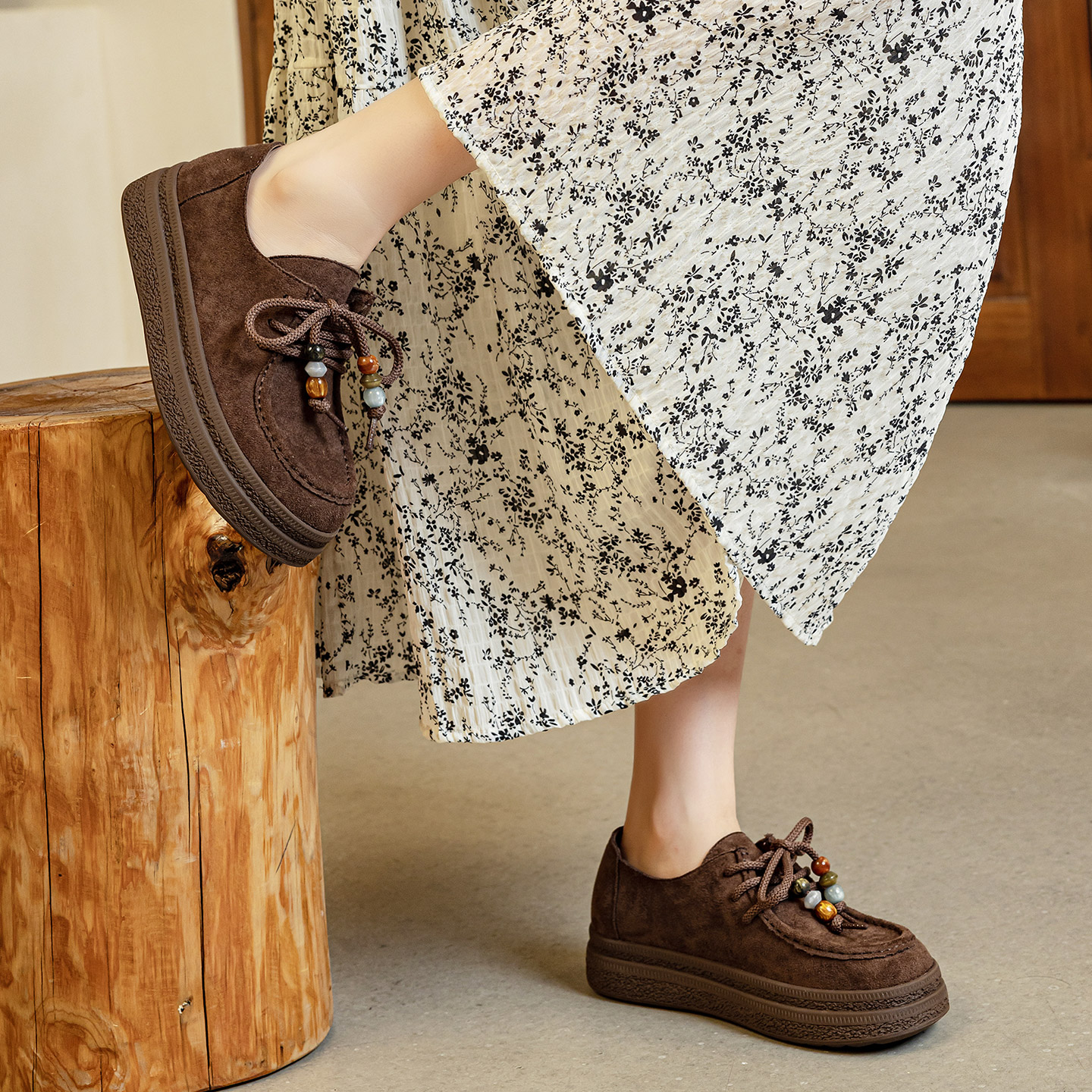 真皮磨砂翻毛皮大码女鞋41到43厚底平底软底复古圆头休闲乐福单鞋 - 图1