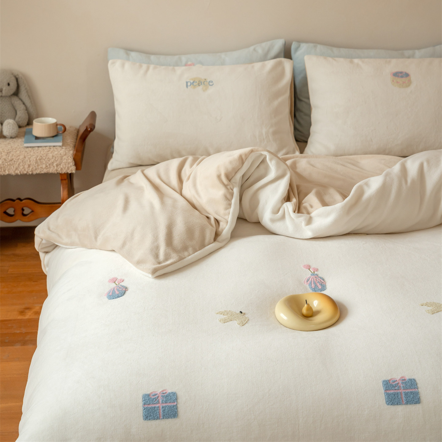 ins卡通毛巾绣奶油风牛奶绒四件套 | 保暖双面绒简约卡通儿童床品,淘宝优惠券,粉丝福利购,淘宝优惠卷