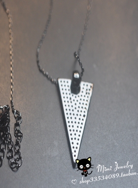 鼎级珠宝18K金时尚摩登微镶工艺短项链锁骨复古vintage潮三角ins