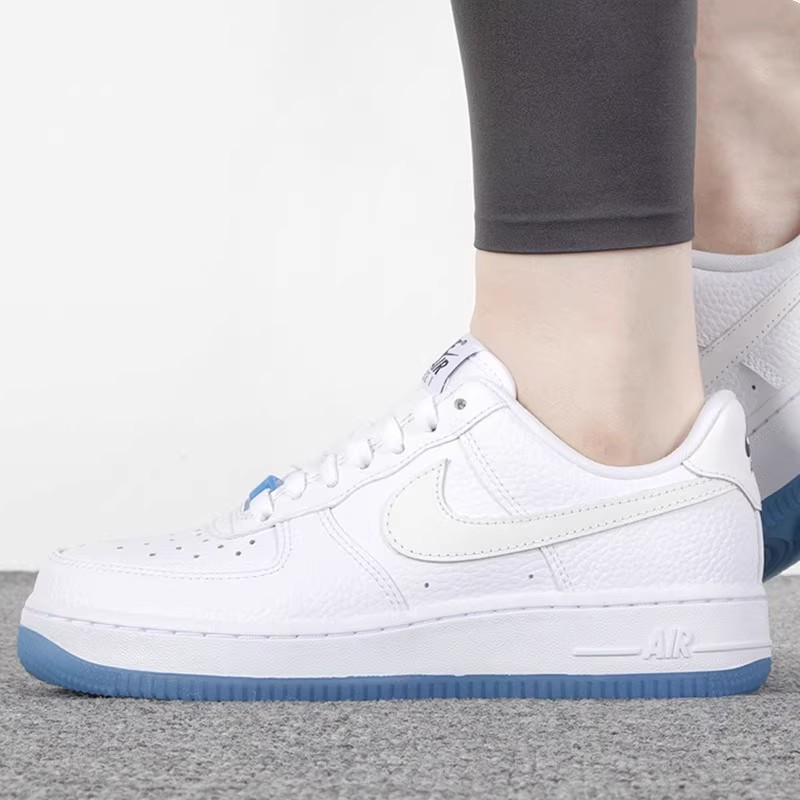 商场同款NIKE耐克女鞋AF1白蓝热感应空军一号低帮休闲板鞋DA8301