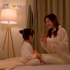 Игрушка с освещением b.duck小黄鸭投影仪儿童玩具多功能故事机睡前哄睡男孩女孩礼物灯