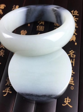 手镯带证书新疆和田玉